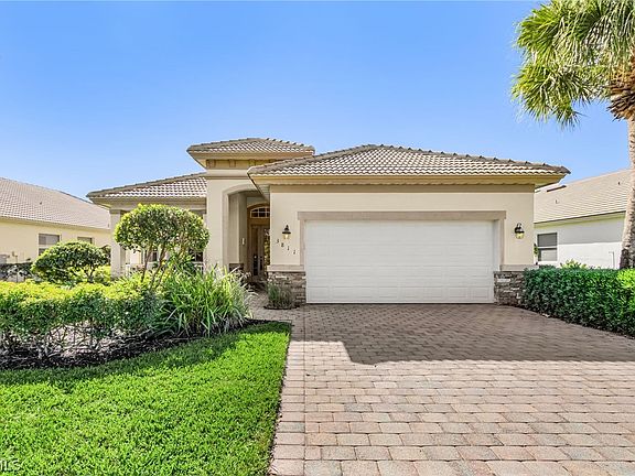 2nd image of 3811 Lakeview Isle Ct