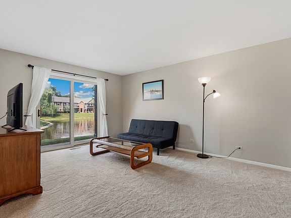5th image of 1561 Raymond Dr APT 102