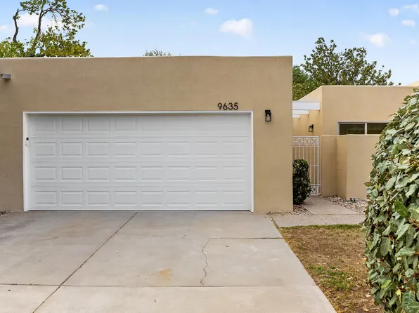 9635 Village Green Dr NE, Albuquerque, NM 87111