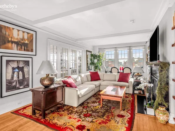 302 West 12th Street image 1 of 13