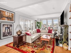 302 W 12th St, New York, NY