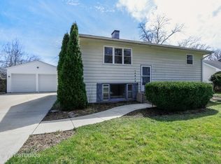 18025 W Kewaunee Dr, Grayslake, IL 60030