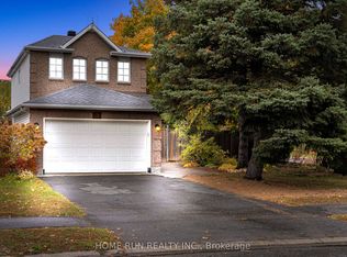 2 Ipswich Ter, Ottawa, ON K2K2R5