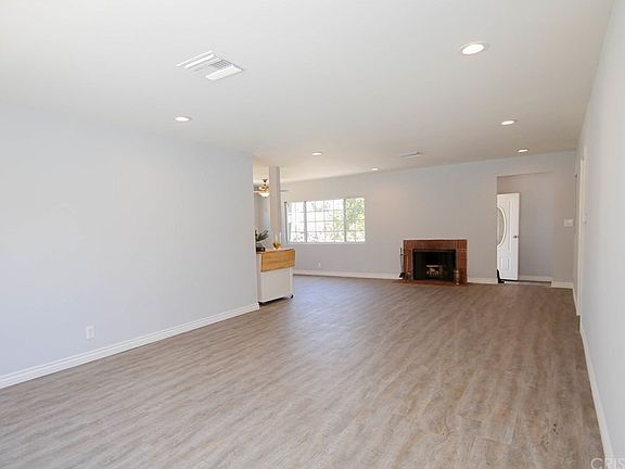 5th image of 8103 Teesdale Ave