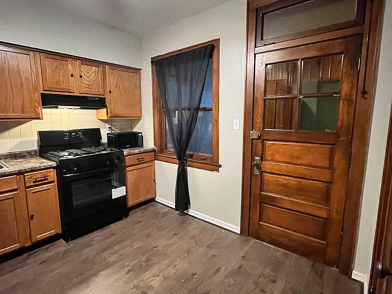 4128 W George St #2 — Photo 7