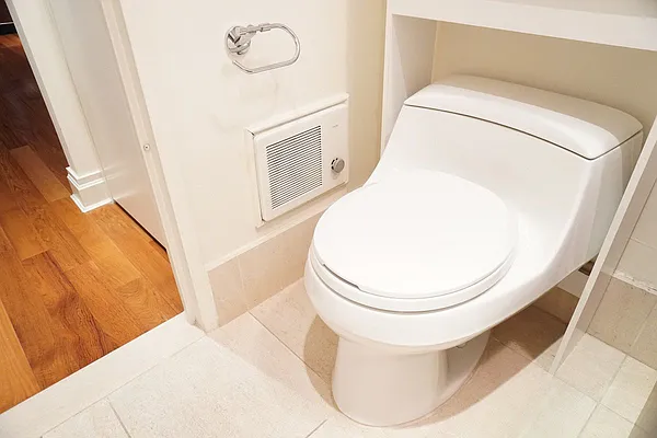 Rented by Renetta Real Estate | media 23