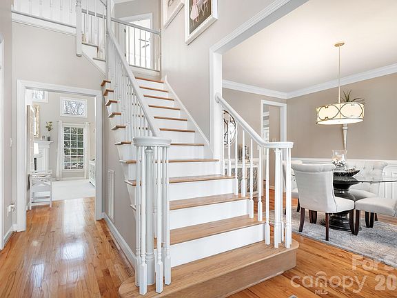 5th image of 16116 Hallaton Dr