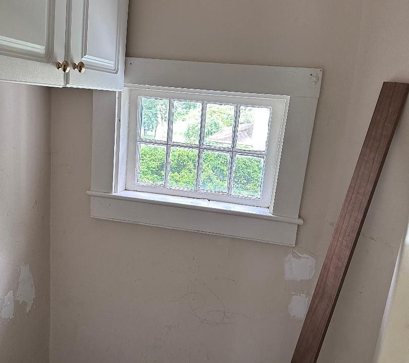 Small walk in closet in bedroom