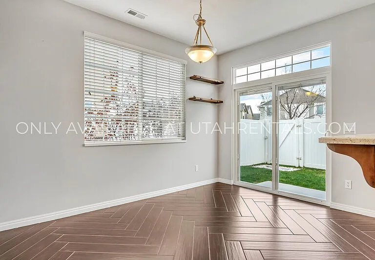 928 Chelsea Ln — Photo 10