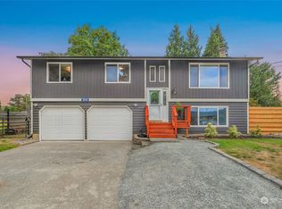 18044 Norman Pl, Mount Vernon, WA 98273