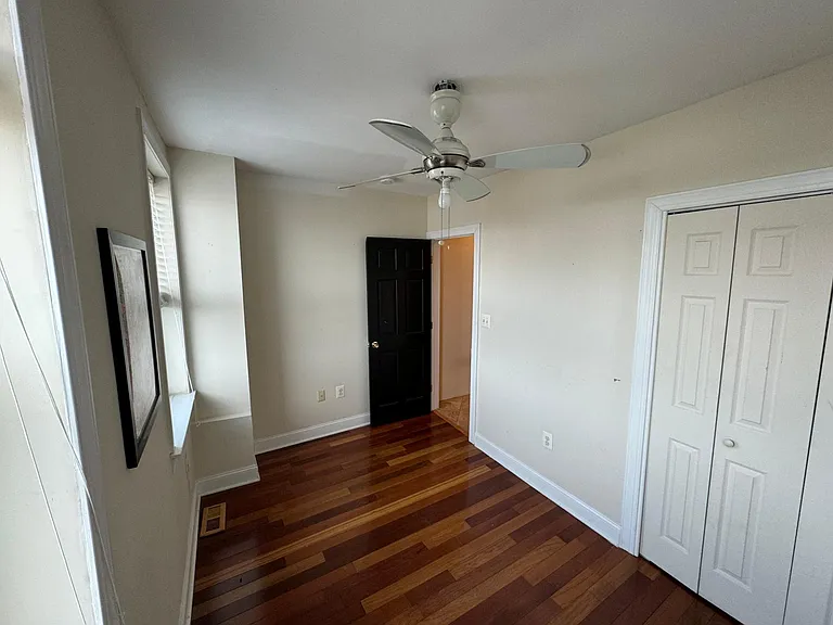 23 S Linwood Ave — Photo 20