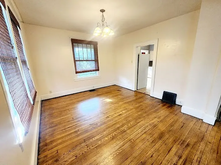 305 Lyndhurst St — Photo 25