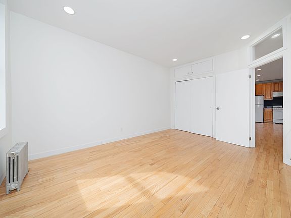 5th image of 5025 Broadway APT 6I
