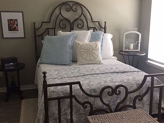 Master bed rm