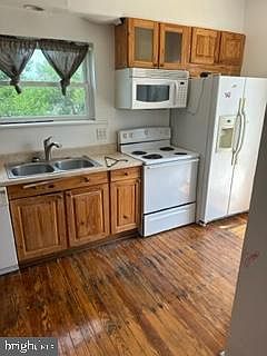 4th image of 8 Snyder Ave