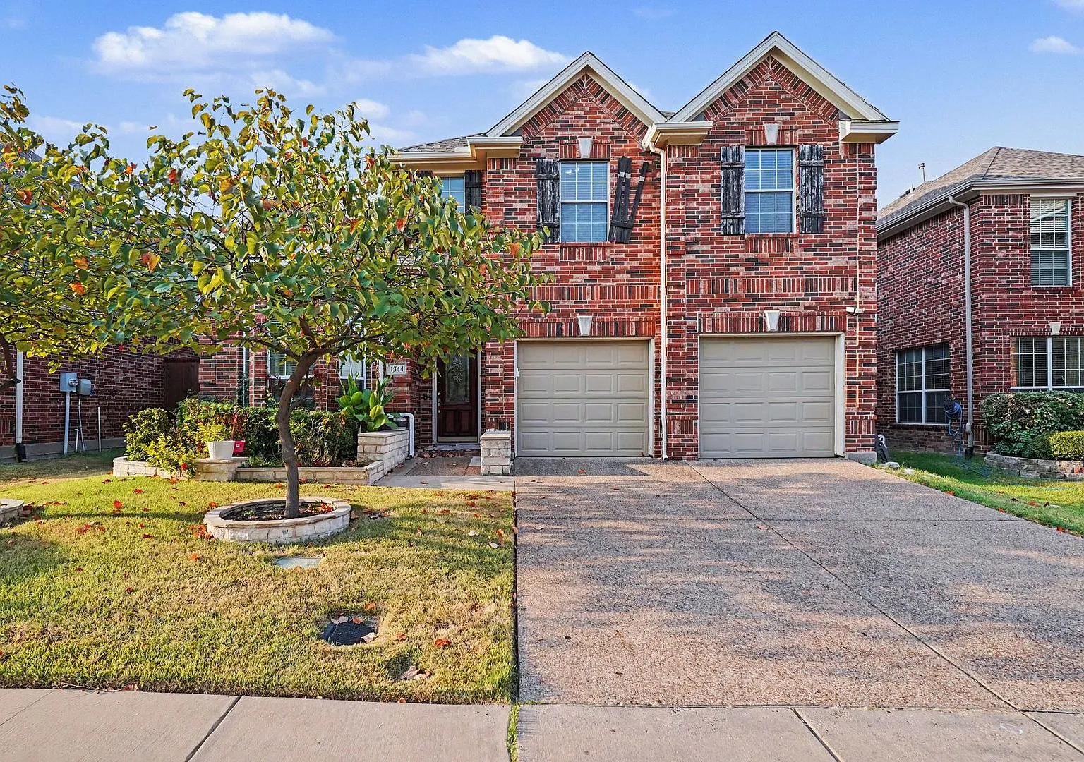 Welcome to 1344 Valley Vista Dr, a charming single-family home in the desirable Valley Ranch area... — Photo 2