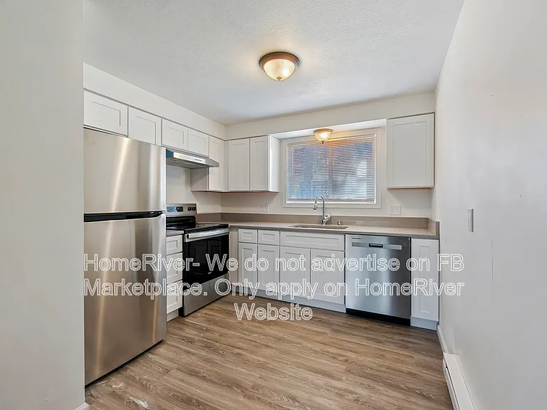 3211 S Regal St #5 — Photo 8