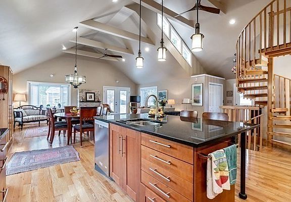 4th image of 282 Edenfield Ave #2