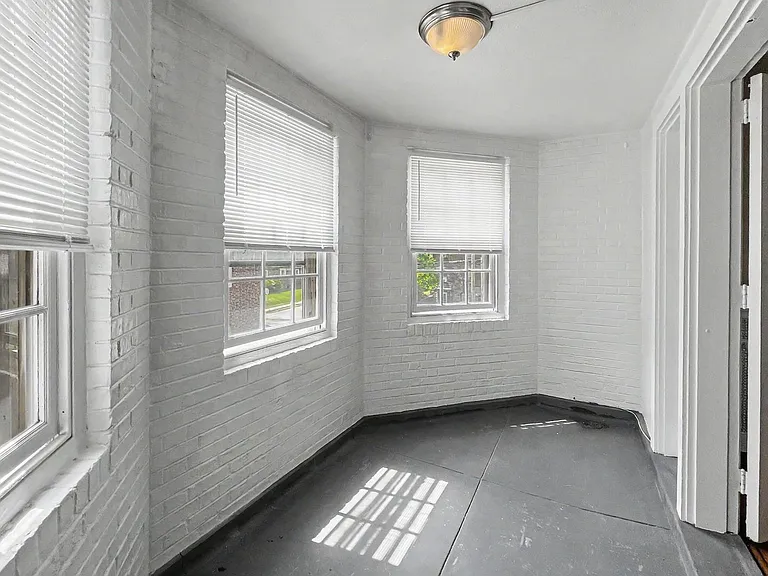 Edgehill Court — Photo 37