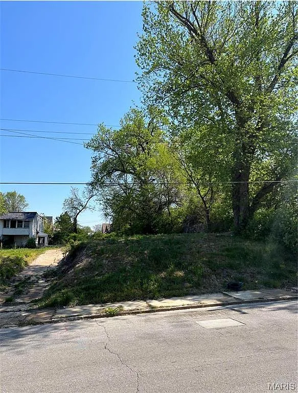 5937 Julian Ave photo 1