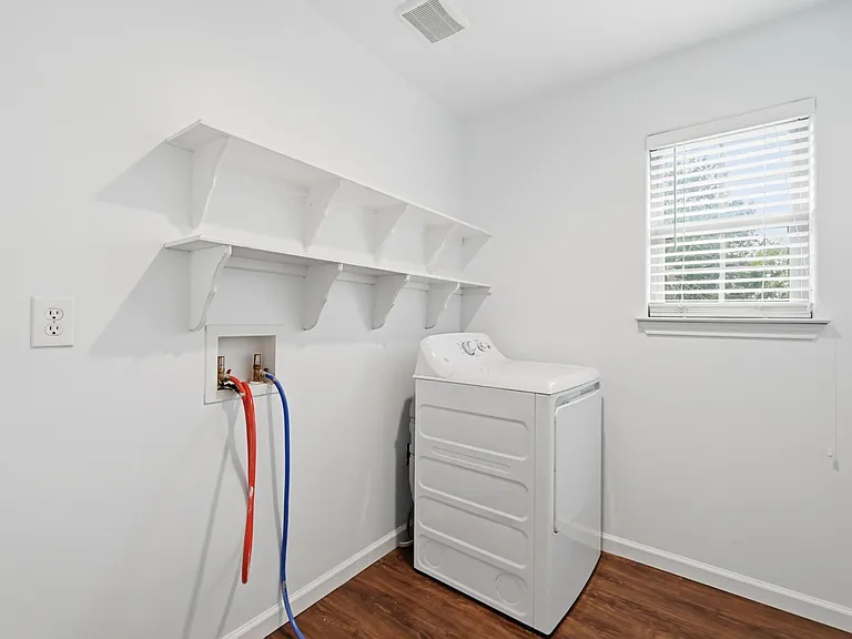 330 Howard Ln — Photo 28