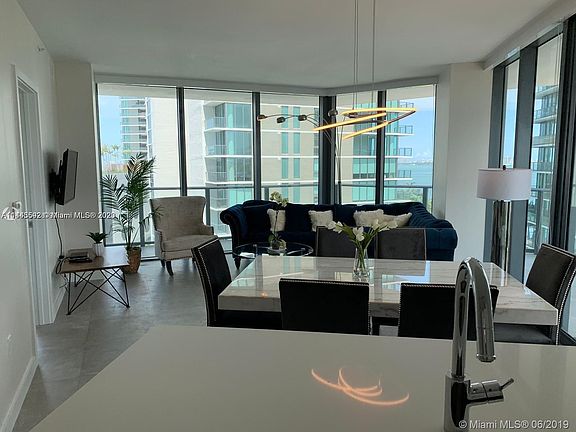 4th image of 501 NE 31st St Unit 706
