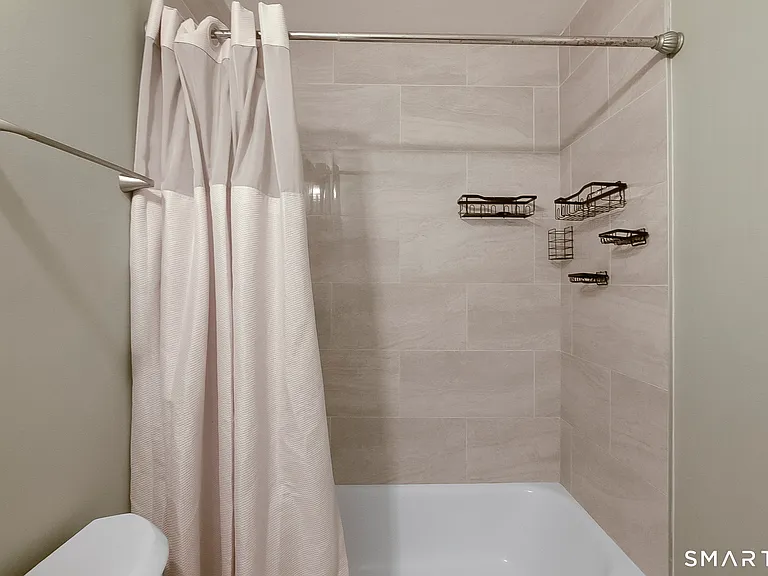 36 Woodbury Ave #2B — Photo 11