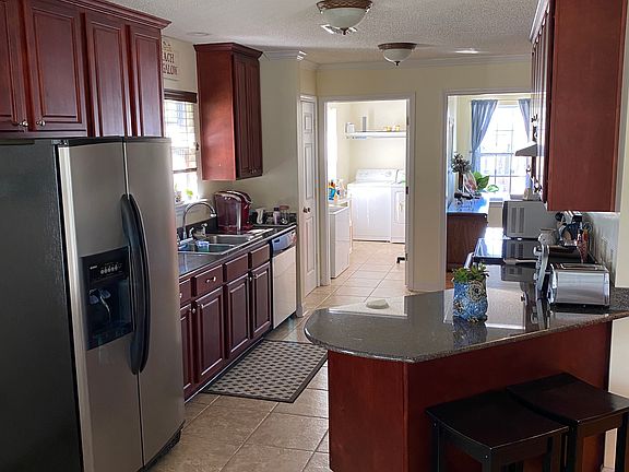5th image of 506 Fairway Dr