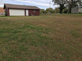 414 E 15th Ave, Augusta, KS 67010