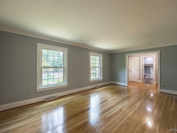 5th image of 203 Fulham Cir