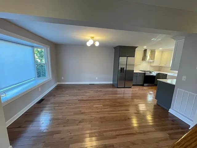4 bed, 1650 sqft, $6,300 — Photo 3