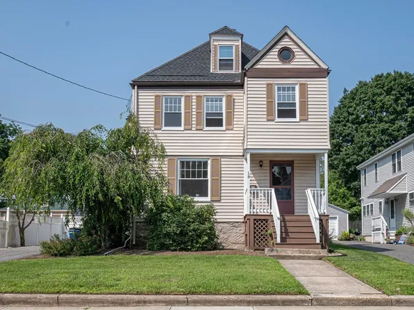 18 Grant St, Milford, MA 01757