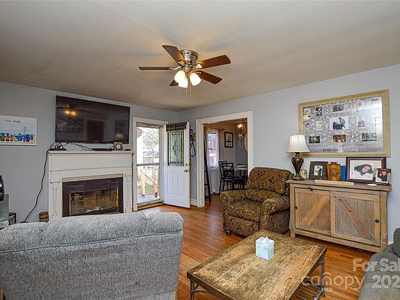 5th image of 1221 Elizabeth Ave