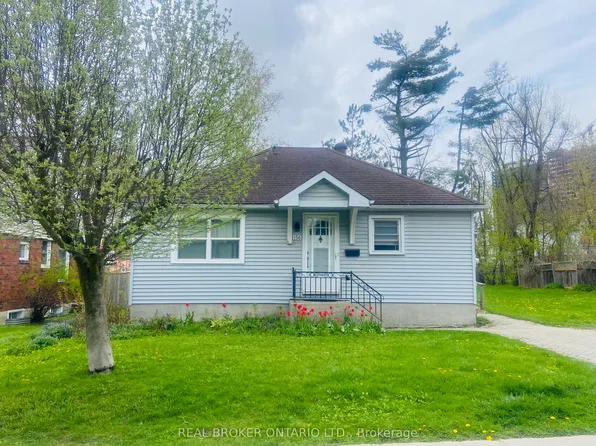 156 Clapperton St, Barrie, ON L4M 3G4