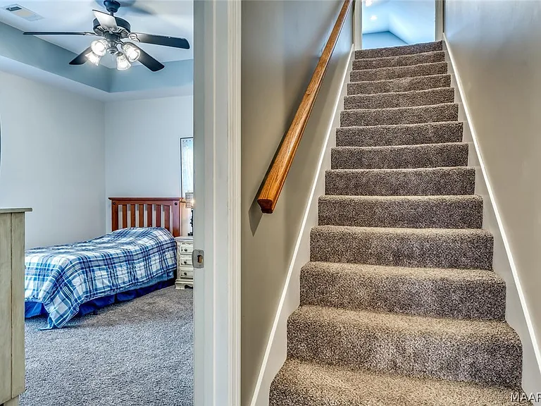 1211 Sadie Cir — Photo 34