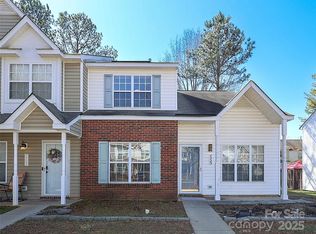 7725 Petrea Ln, Charlotte, NC 28227