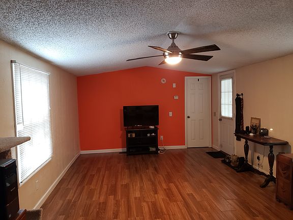 3rd image of 5 Sparta Dr