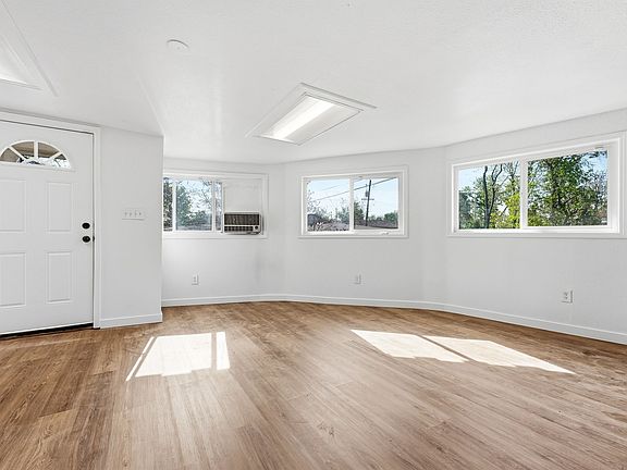4th image of 6890 Monaco St Unit B
