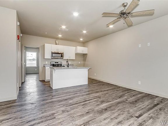 3rd image of 1110 17th St #203