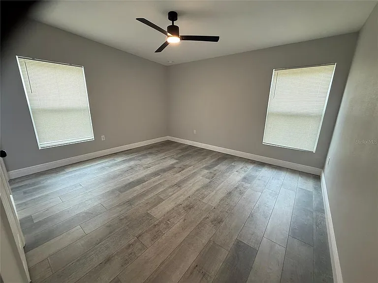 225 E Warren Ave — Photo 22