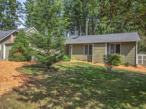 3rd image of 20760 Terasse Dr NW