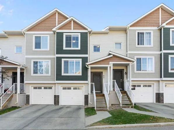90 E Pantego Ln NW, Calgary, AB T3K 0T1