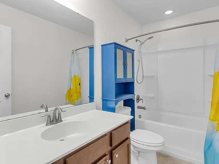 212 Longford Dr — Photo 32