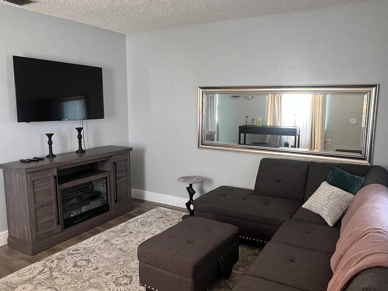 1 bed, 600 sqft, $1,600 — Photo 2