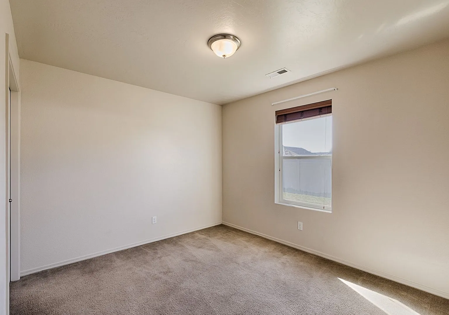 Nice family home in popular Star! — Photo 2
