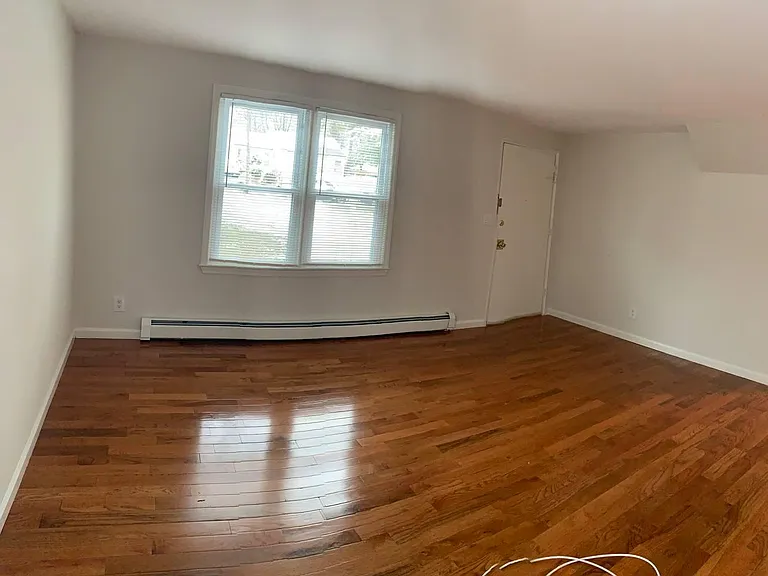 39 Hawthorne Dr #1 — Photo 5