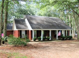 450 Wedgefield Dr W, Mobile, AL 36608