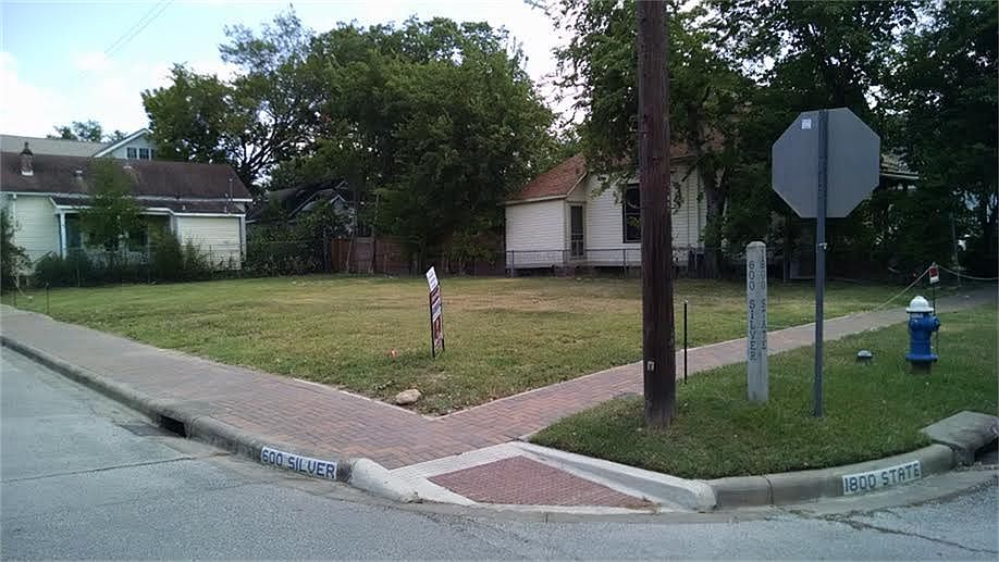 2nd image of 1820 State St
