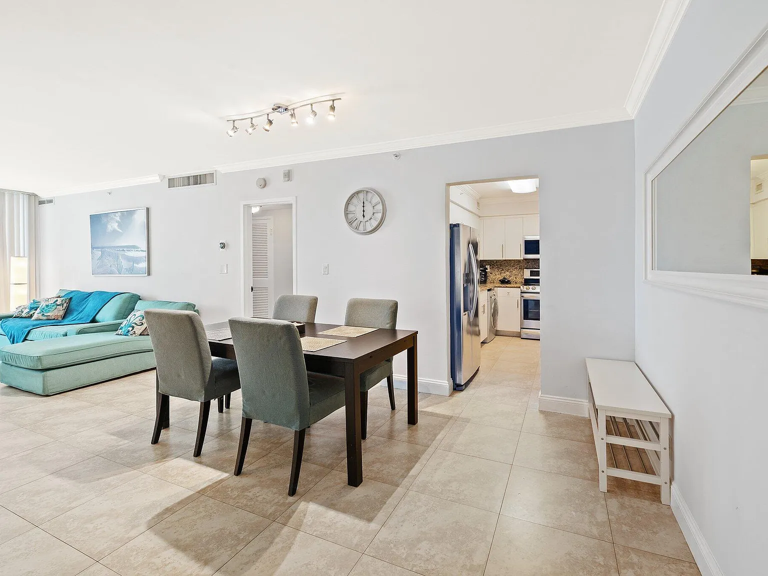 1 bed, 1.5 bath, 835 sqft, $2,900 — Photo 2