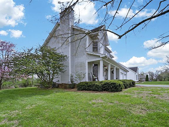 3rd image of 226 Stephens Hill Rd
